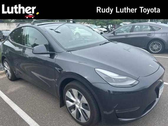 TESLA MODEL Y 2024 7SAYGDEE6RF031300 image